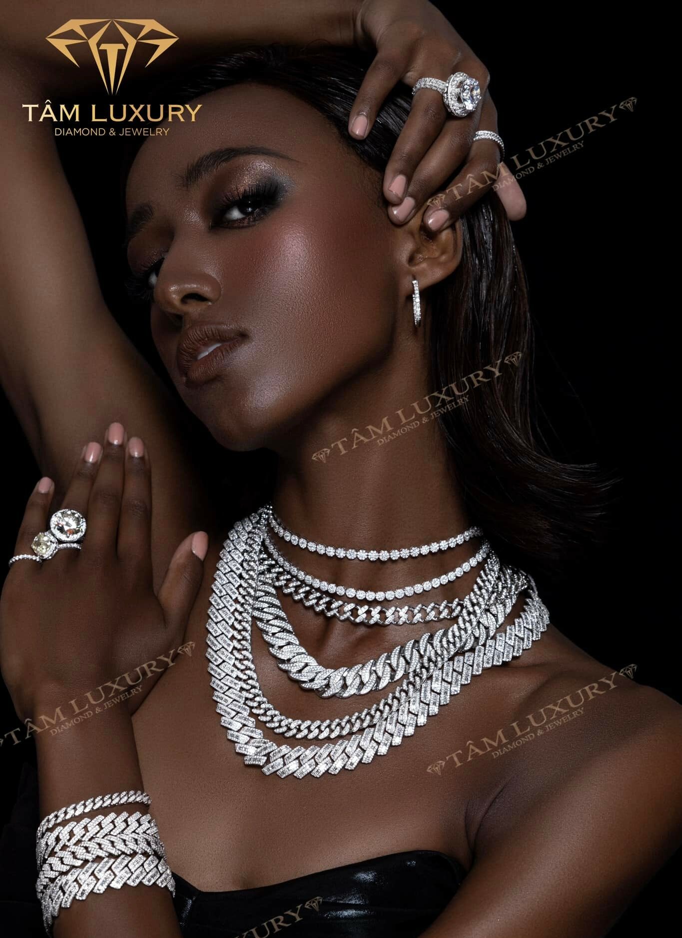 Trang sức kim Cương Tâm Luxury Banner