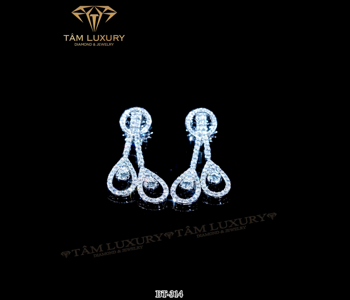 Vẻ Đẹp Của Bông Tai Kim Cương Vàng Ý 750 “Paul” – BT314 Phù Hợp Với Mọi Outfit