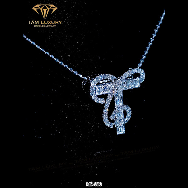 Chất Liệu Cao Cấp Của Mặt Dây Chuyền Kim Cương Vàng Ý “Pretty” MD396