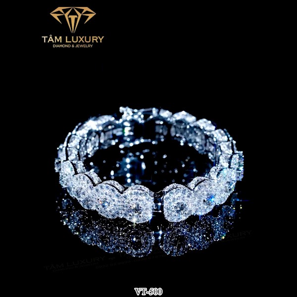 Giá Trị Tinh Thần Tươi Đẹp Của Vòng Tay Vàng Kim Cương “Fetching” - VT500