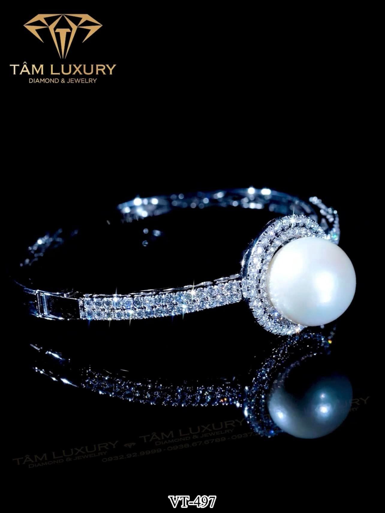 Nâng Tầm Phong Cách Với Vòng Tay Vàng Kim Cương “Refined” - VT497