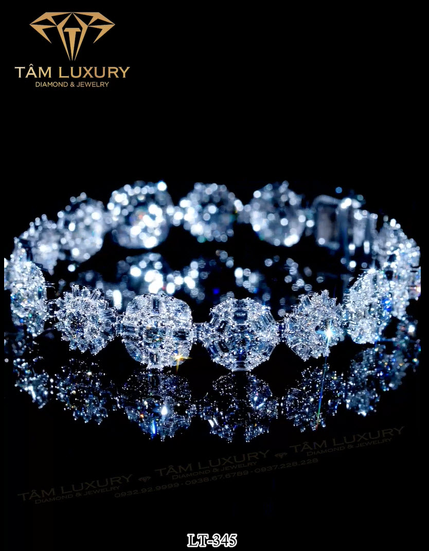 Thiết Kế Độc Đáo Tinh Tế CủaLắc Tay Vàng Kim Cương “Dreamy” – LT345