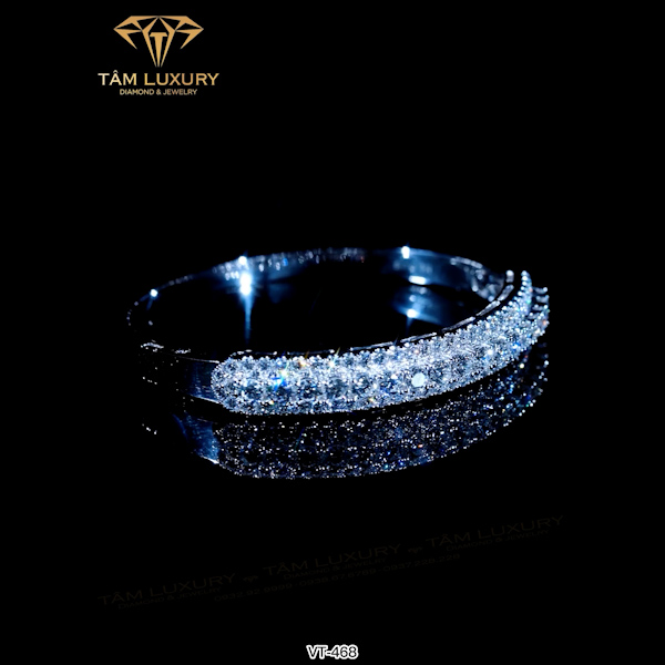 Thiết Kế Tinh Tế Và Hiện Đại Của Vòng Tay Kim Cương “Glittering” – VT468