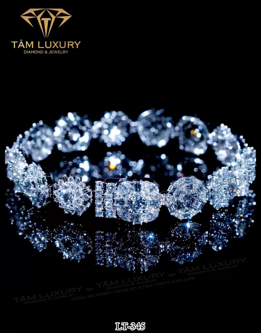Biểu Tượng Thành Công Và Quyền Lực Của Lắc Tay Vàng Kim Cương “Dreamy” – LT345